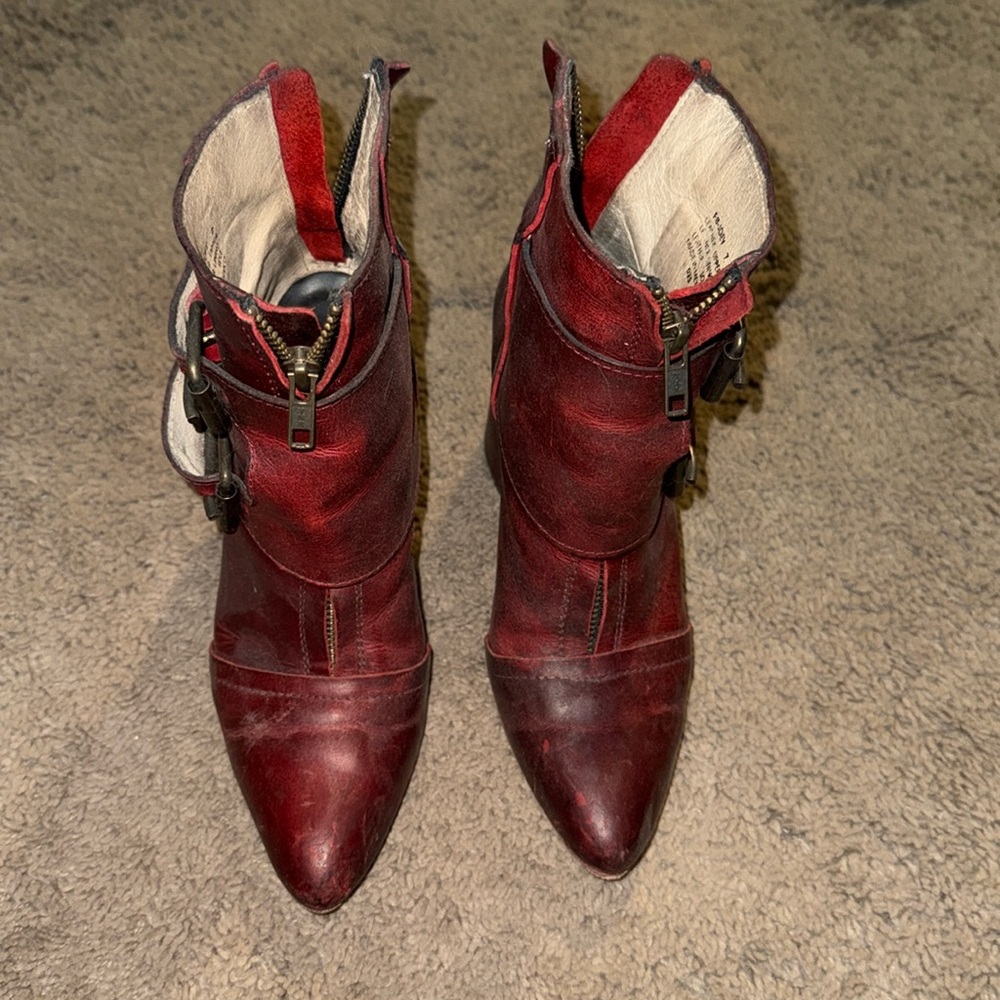 FREEBIRD RED JOEY SIZE 7